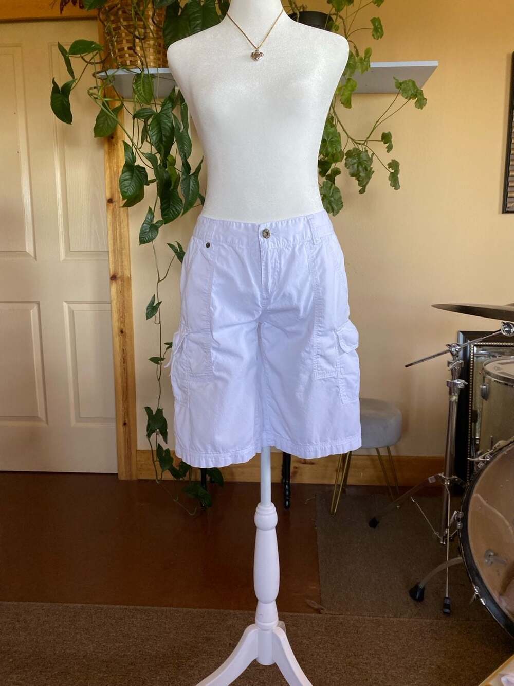 Low Rise Cargo Shorts White Skater Utility Shorts 3/4